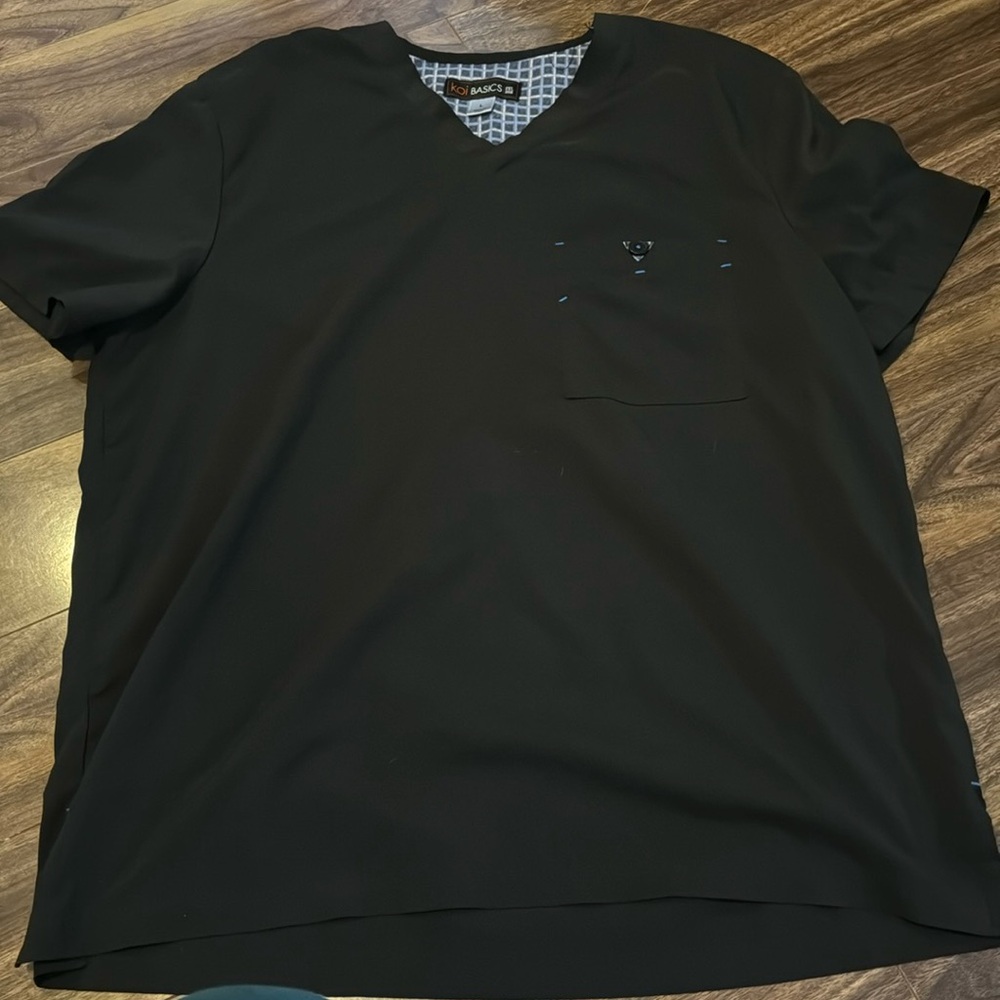 Koi scrub top